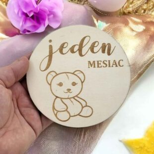 Drevené míľniky na fotenie dieťaťa